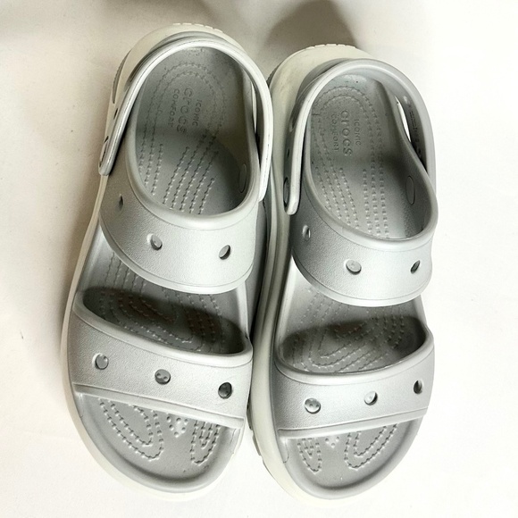 Crocs Classic Mega Crush Sandal - Picture 3 of 7